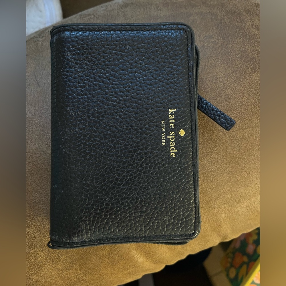 Leather wallet kate spade pebble leather used